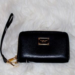 Michael Kors zip wallet/wristlet